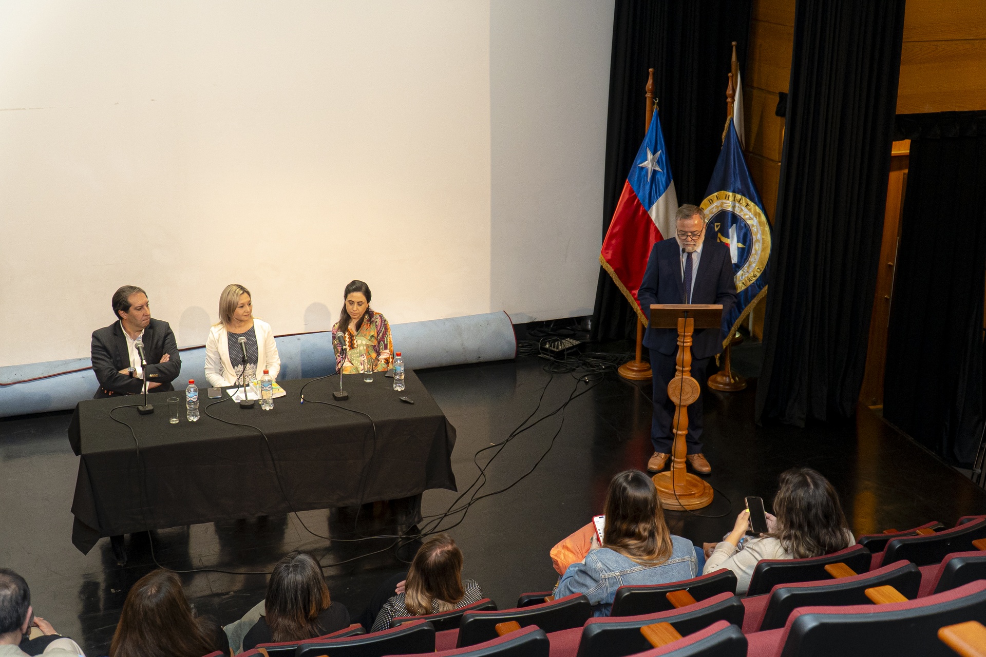 Corporación Luz Oriente presenta libro "Recopilación de la Chinchilla"