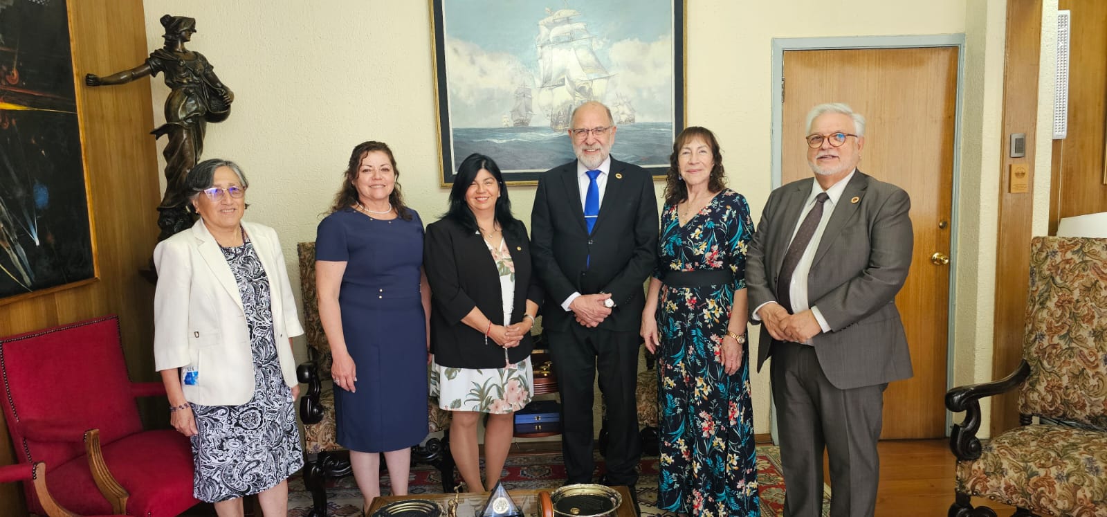 Gran Maestro recibe directiva nacional de Mujeres Laicas