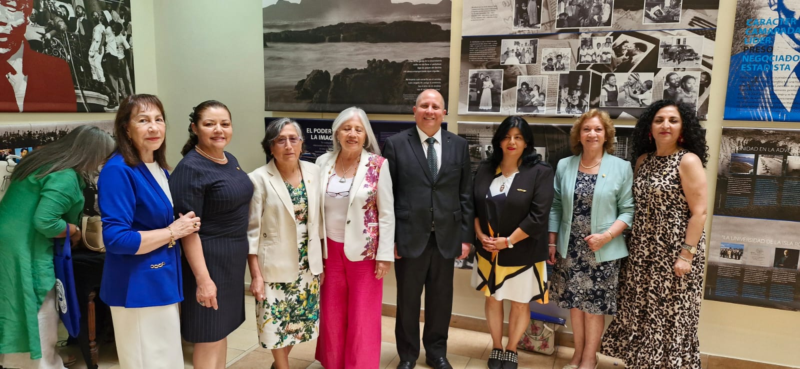 Directiva de la Asociación de Mujeres Laicas se reúne en Gran Logia